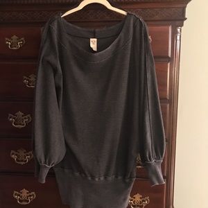 Free People pull over. Like New. Size L